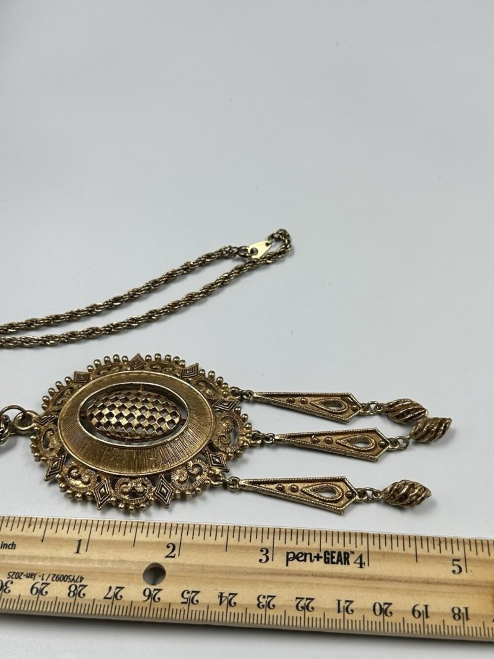 Vintage Medallion Pendant Necklace Gold Tone Ornate Statement Long Chain - Picture 7 of 9